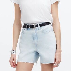 Madewell '90s Mid-Length Jean Short in Pearlman Wash